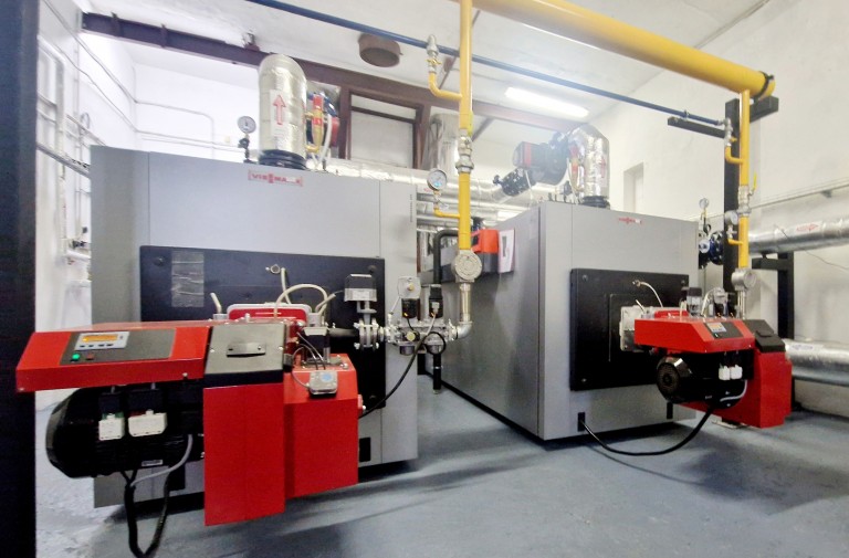 Gāzes kondensācijas tipa katlumāja māja Viessmann 2 x 1400kW, nerūsējošā tērauda katli